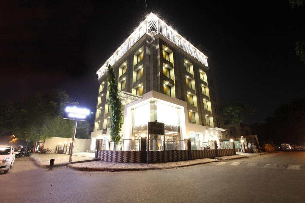 Celestia The Hotel Ahmedabad Exterior foto